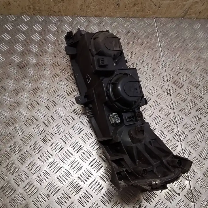 Volvo V70 (2000 - 2004) 89007908 Передняя фара — фото 4