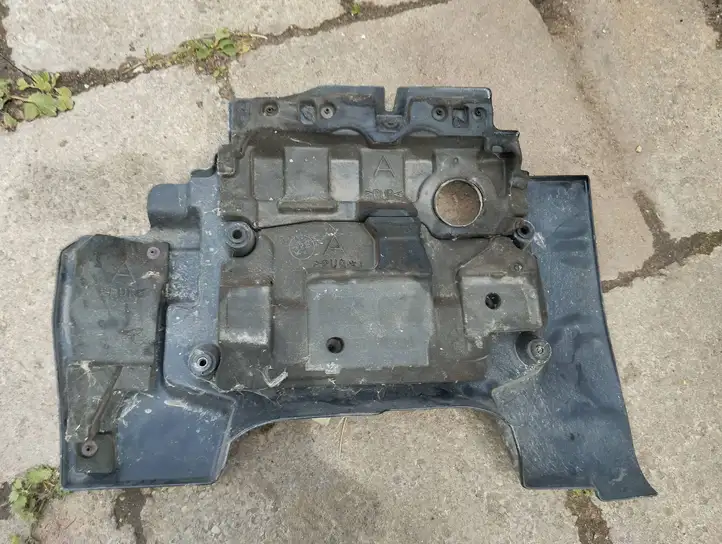 Toyota Avensis T250 (2003 - 2006) Крышка двигателя декоративная — фото 2