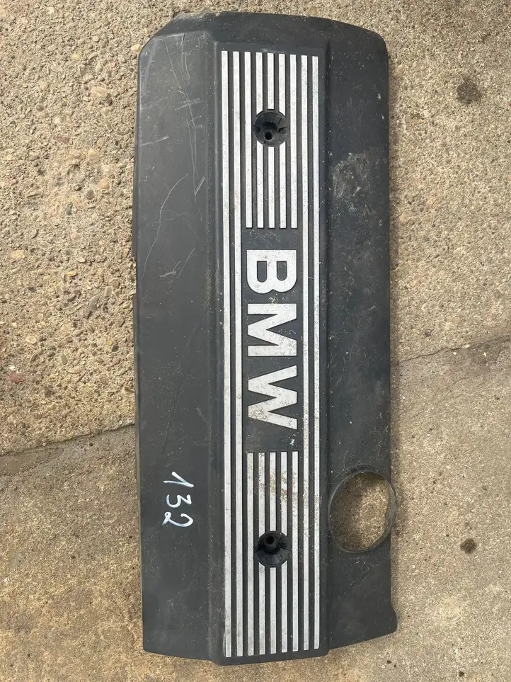 BMW 5 E60 E61 (2004 - 2010) 752644501 Крышка двигателя декоративная — фото 1