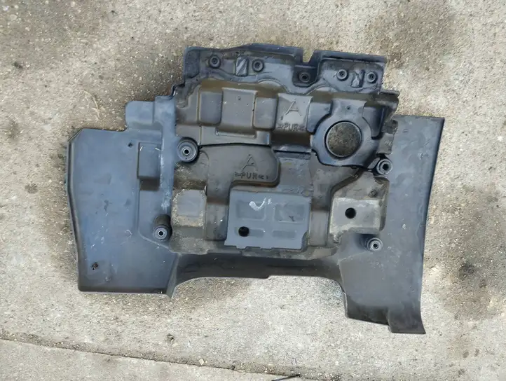 Toyota Verso (2009 - 2012) Крышка двигателя декоративная — фото 2