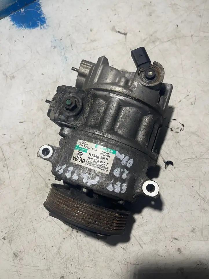 Seat Altea XL (2004 - 2015) 1k0820859f Компрессор (насос) кондиционера воздуха — фото 1