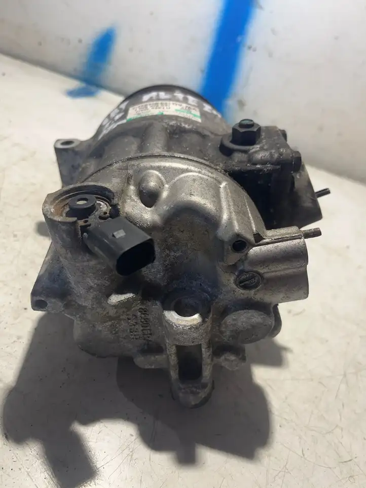 Seat Altea XL (2004 - 2015) 1k0820859f Компрессор (насос) кондиционера воздуха — фото 3