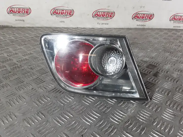 Mazda 6 (2002 - 2005) 22661971 Задний фонарь в крышке багажника — фото 1