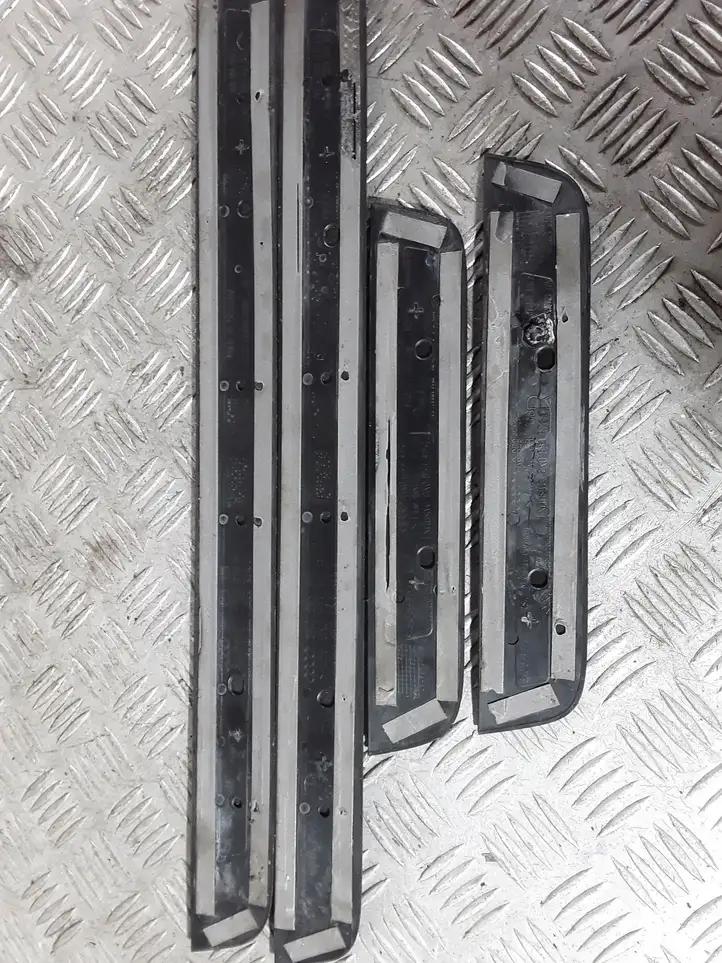 Audi A4 S4 B8 8K (2011 - 2015) 8K0853376 Внутренняя отделка переднего порога — фото 2