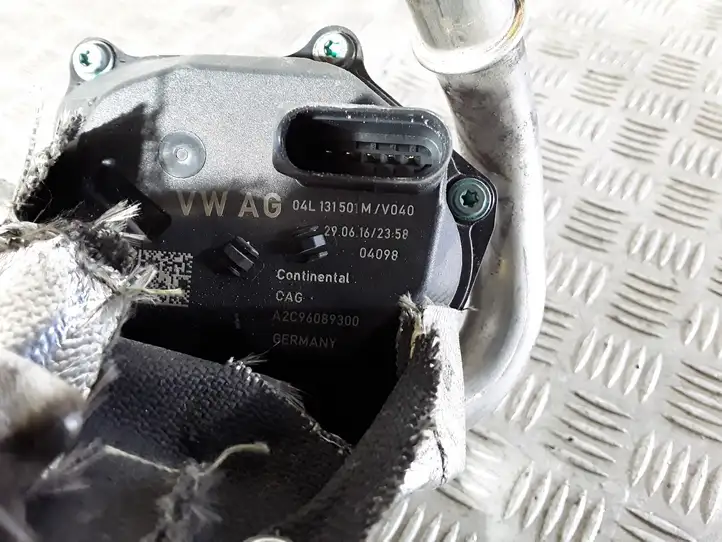 Volkswagen Tiguan (2016 - 2020) 04L131512 Охладитель клапана EGR — фото 6