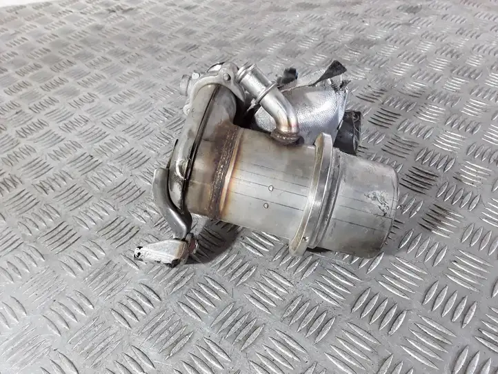 Volkswagen Tiguan (2016 - 2020) 04L131512 Охладитель клапана EGR — фото 8