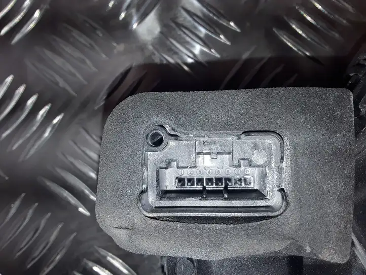 Skoda Kamiq (2019 - ) 5TA839015K Замок задней двери — фото 3
