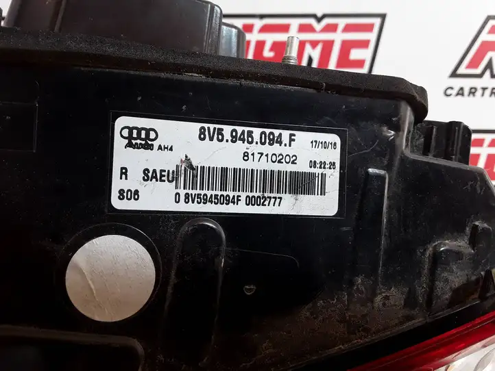Audi A3/S3 8V (2016 - 2020) 8V5945094F Задний фонарь в крышке багажника — фото 2