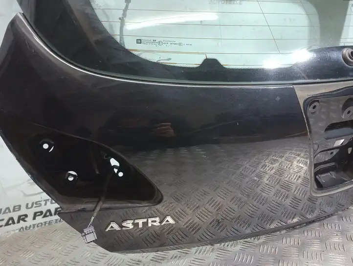 Opel Astra J (2009 - 2012) Крышка багажника — фото 4