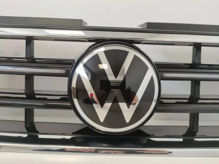 Volkswagen Tiguan (2020 - 2024) 5NN853653 Верхняя решетка радиатора — фото 3