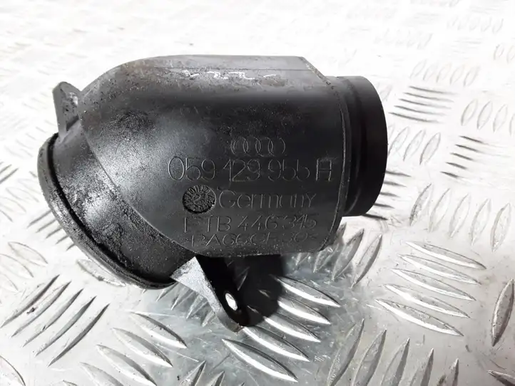 Audi A4 S4 B8 8K (2007 - 2011) 059129955H Шланг сапуна — фото 3