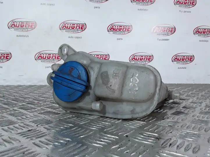 Audi A4 S4 B8 8K (2007 - 2011) 8K0121405E Расширительный бачок — фото 1