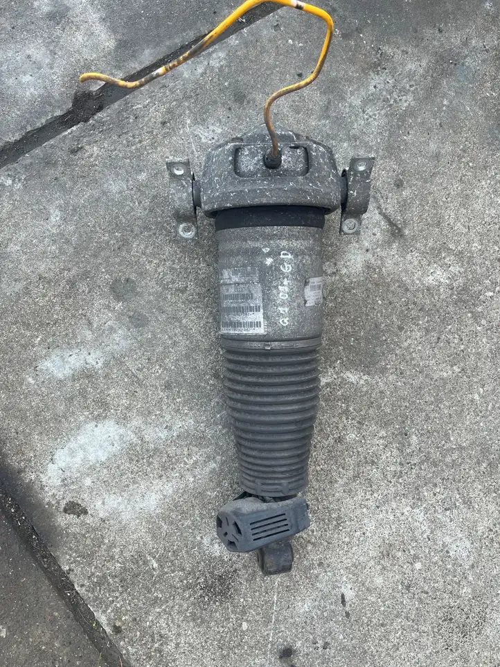 Audi Q7   7l8616020a Задняя пневматическая (воздушная) подушка с амортизатором