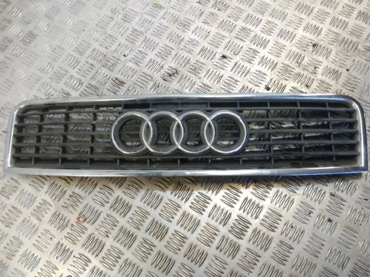 8E0853651F Audi A4 S4 B6 8E 8H Grotelės priekinės