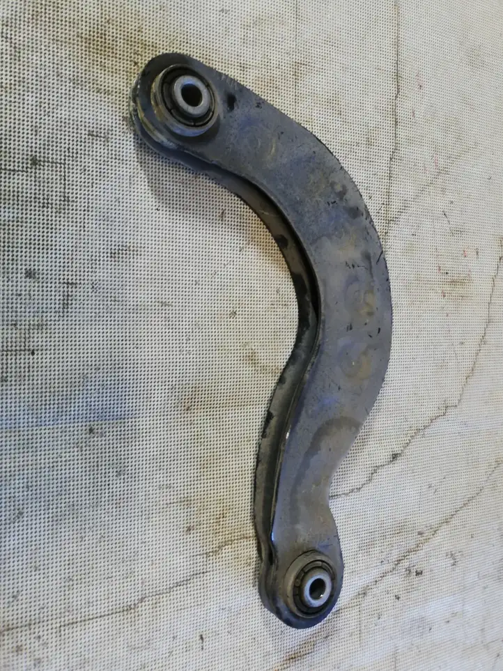 Volvo V40 (2012 - 2016)  31406582 Рычаг