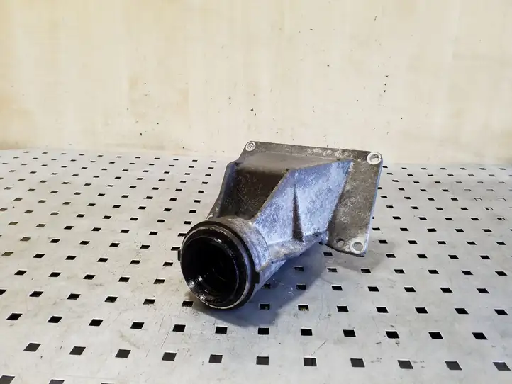 BMW X3 F25 (2010 - 2017)  31507587862 Кронштейн подвесного подшипника полуоси