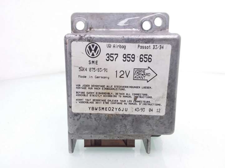 357959656 Volkswagen PASSAT B4 Oro pagalvių valdymo blokas