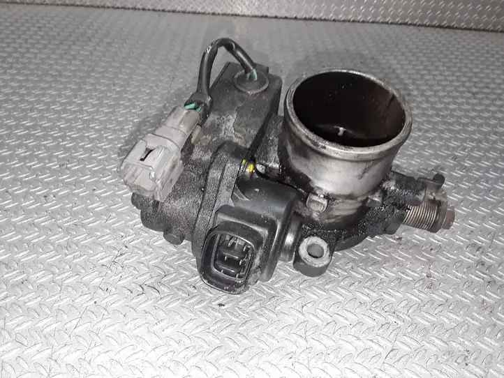Toyota Corolla Verso E121 (2001 - 2004) 8967221020 Дроссельная заслонка — фото 1