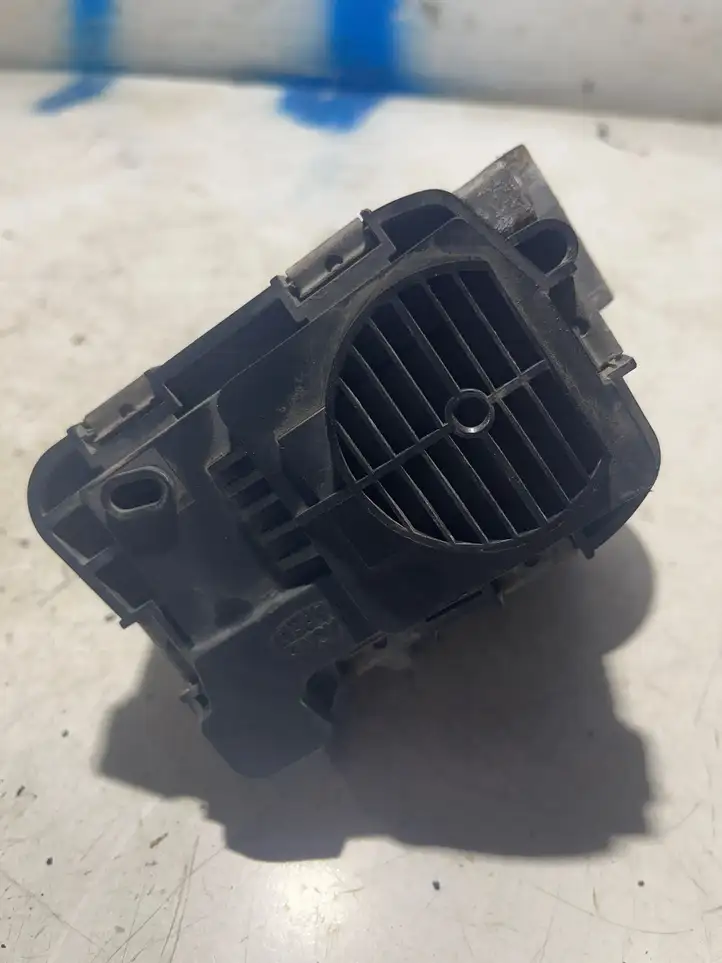 Audi A3/S3 8L (2000 - 2003) 03c133062a Дроссельная заслонка — фото 2