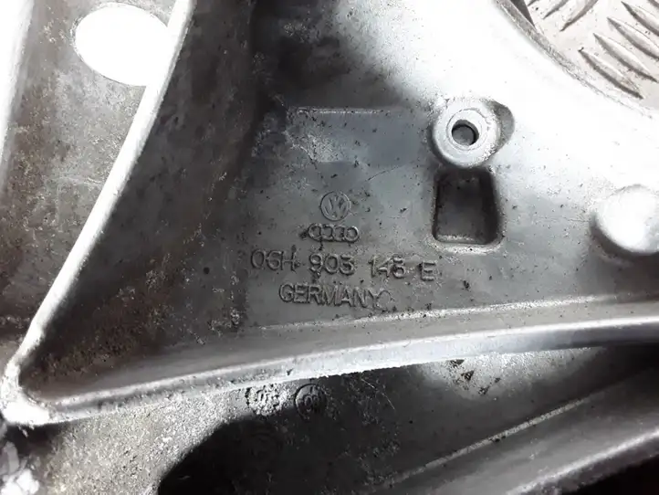 Audi A4 S4 B8 8K (2007 - 2011) 06H903133F Кронштейн масляного фильтра — фото 5