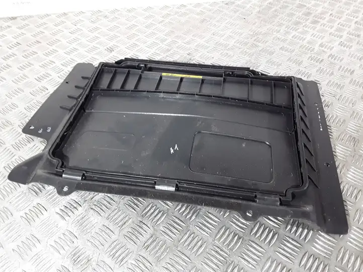 Audi Q5 SQ5 (2008 - 2012) 8R0863565A Прочая отделка багажника — фото 3