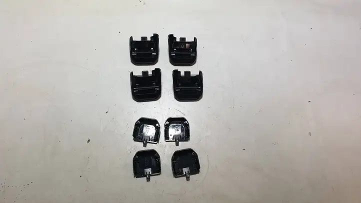 Volvo XC70 (2007 - 2013) 30697914 Отделка нижней направляющей раздвижной двери — фото 5