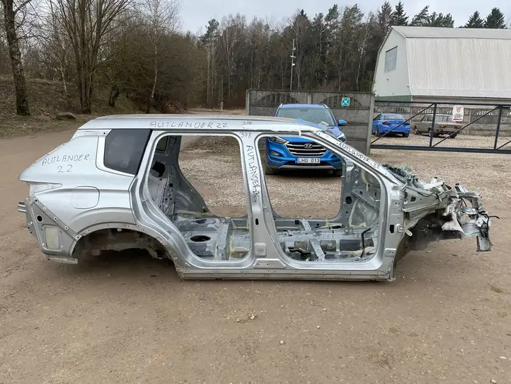Mitsubishi Outlander IV (2021 - ) Кузов — фото 5