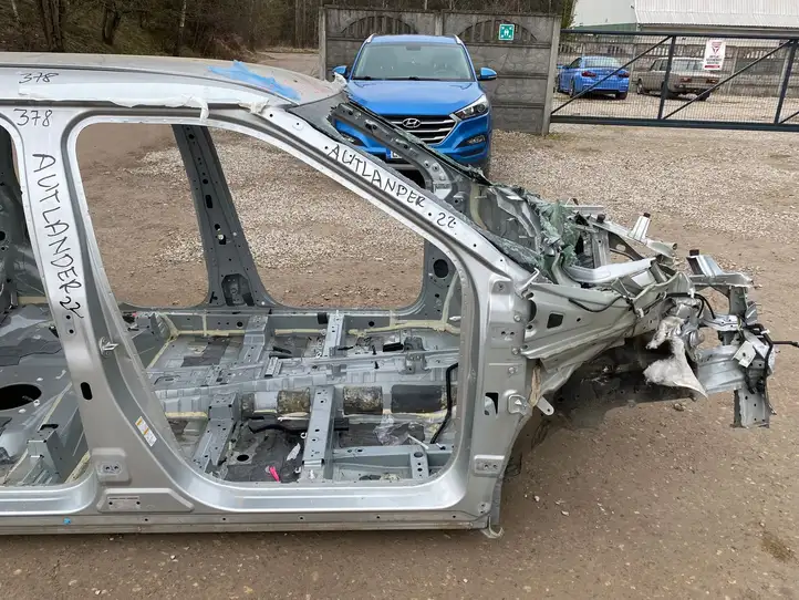 Mitsubishi Outlander IV (2021 - ) Кузов — фото 6