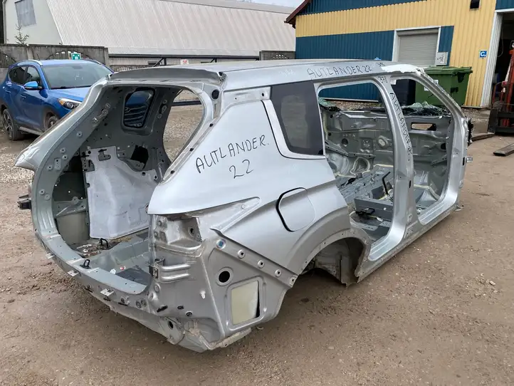 Mitsubishi Outlander IV (2021 - ) Кузов — фото 9