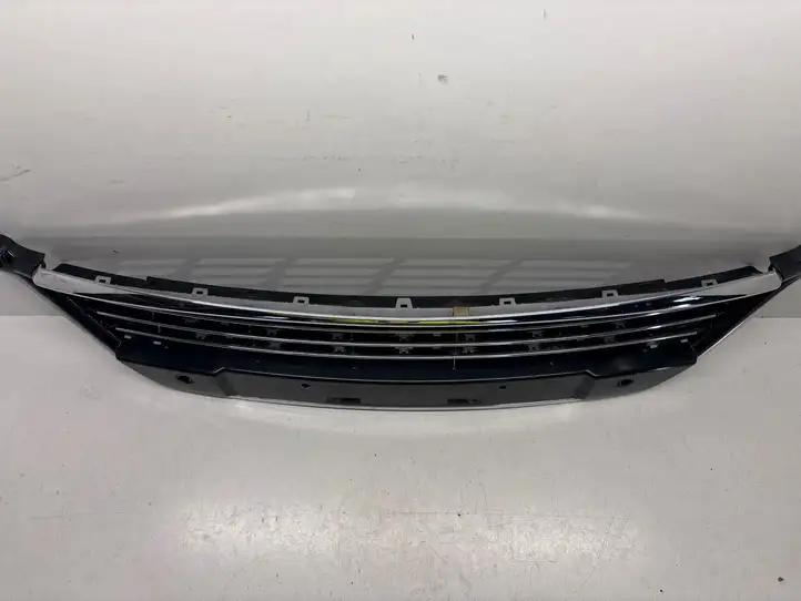 Toyota Auris E180 (2012 - 2018) Нижняя решетка переднего бампера — фото 5