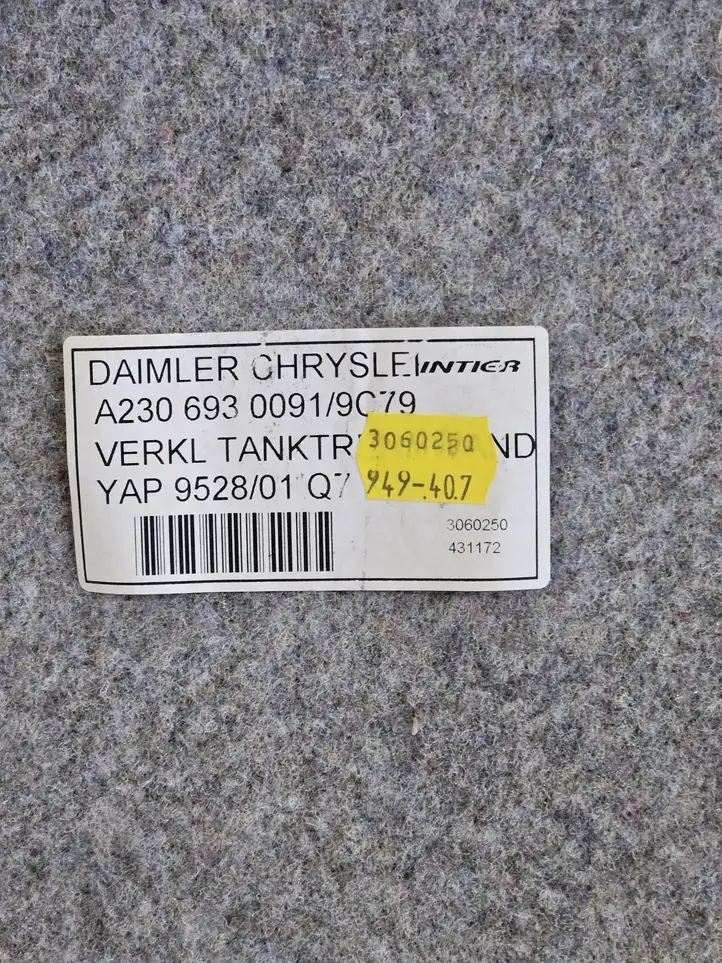 Mercedes-Benz SL R230 (2001 - 2012) A2306930091 Прочая отделка багажника — фото 8
