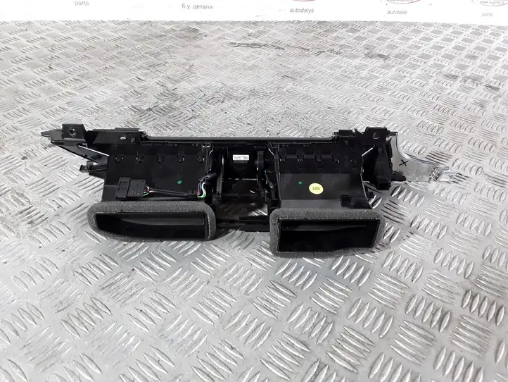 Audi A6 C7 (2011 - 2014) 4G0941509 Центральный воздушный дефлектор — фото 3