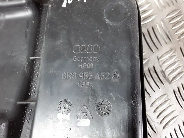 Audi Q5 SQ5 (2012 - 2017) 8R0955452A Горловина бачка омывателя — фото 2