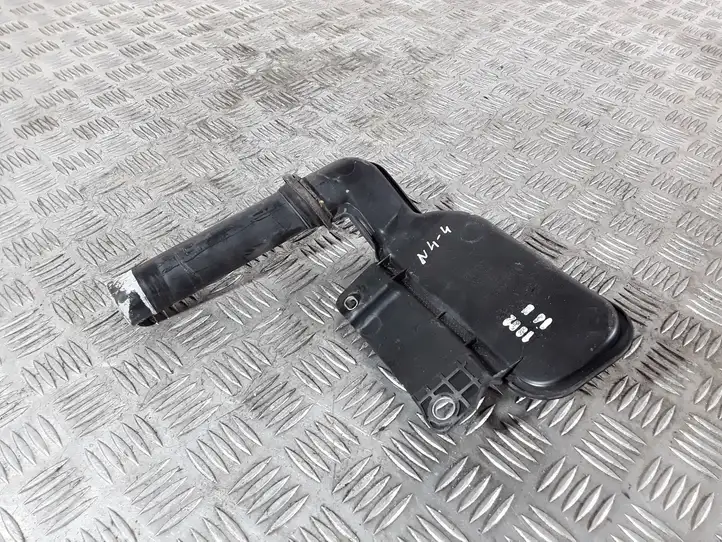 Audi Q5 SQ5 (2012 - 2017) 8R0955452A Горловина бачка омывателя — фото 3