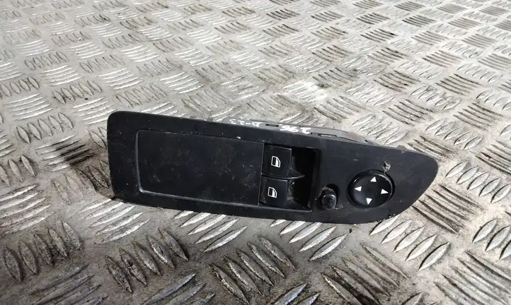 BMW 1 E81 E87 (2004 - 2011) 9167154 Кнопка стеклоподъемников — фото 1