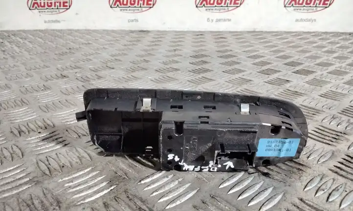BMW 1 E81 E87 (2004 - 2011) 9167154 Кнопка стеклоподъемников — фото 2