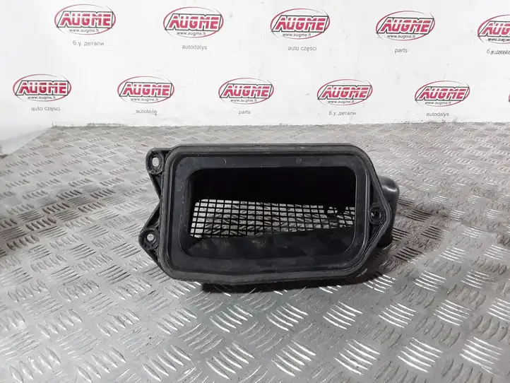 Audi A4 S4 B8 8K (2007 - 2011) 8K1819904 Детали воздухозаборника — фото 6