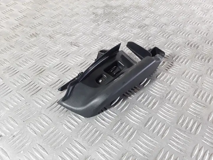 Audi A4 S4 B8 8K (2007 - 2011) 8K0857792A Накладка ремня безопасности — фото 1