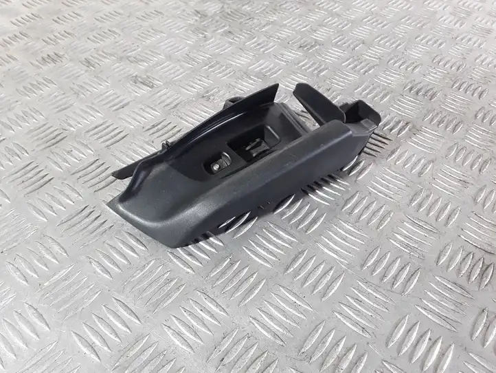 Audi A4 S4 B8 8K (2007 - 2011) 8K0857792A Накладка ремня безопасности — фото 1