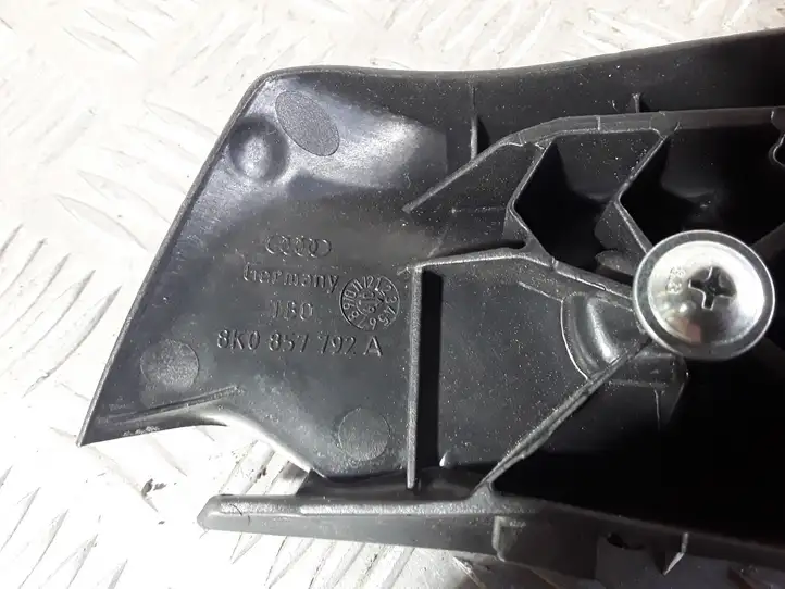 Audi A4 S4 B8 8K (2007 - 2011) 8K0857792A Накладка ремня безопасности — фото 2