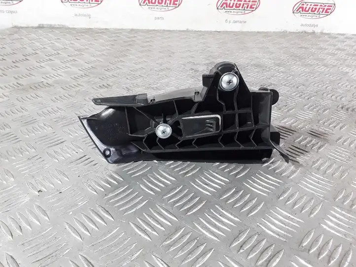 Audi A4 S4 B8 8K (2007 - 2011) 8K0857791A Накладка ремня безопасности — фото 6