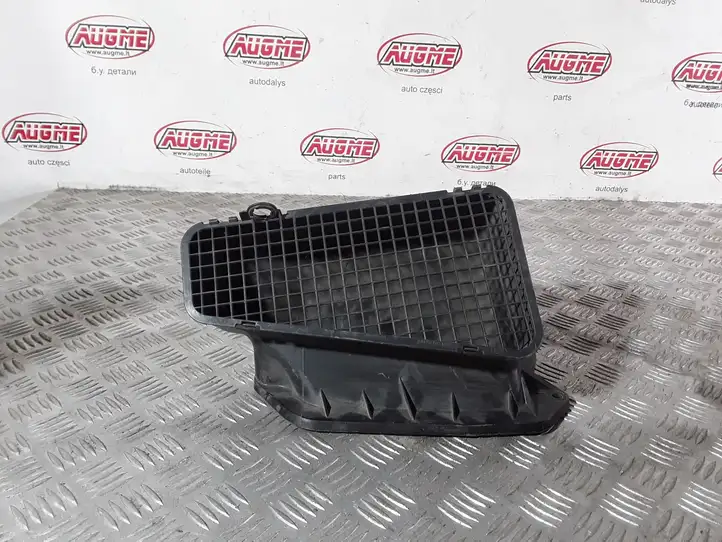 Audi A4 S4 B8 8K (2007 - 2011) 8K1819904 Детали воздухозаборника — фото 1