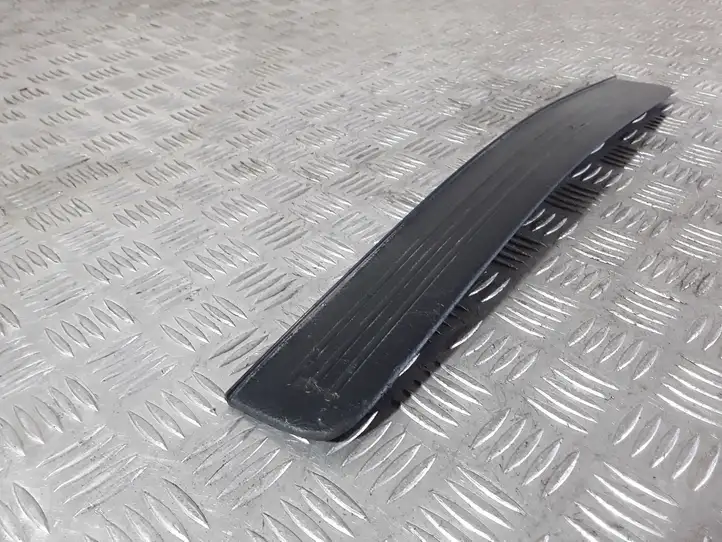 Toyota Prius (XW20) (2003 - 2009) 6791147020 Внутренняя отделка переднего порога — фото 4