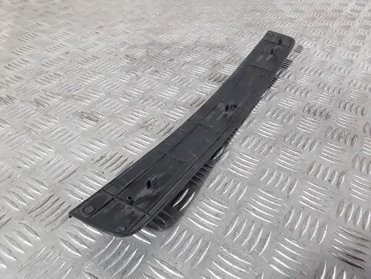 Toyota Prius (XW20) (2003 - 2009) 6791147020 Внутренняя отделка переднего порога — фото 6