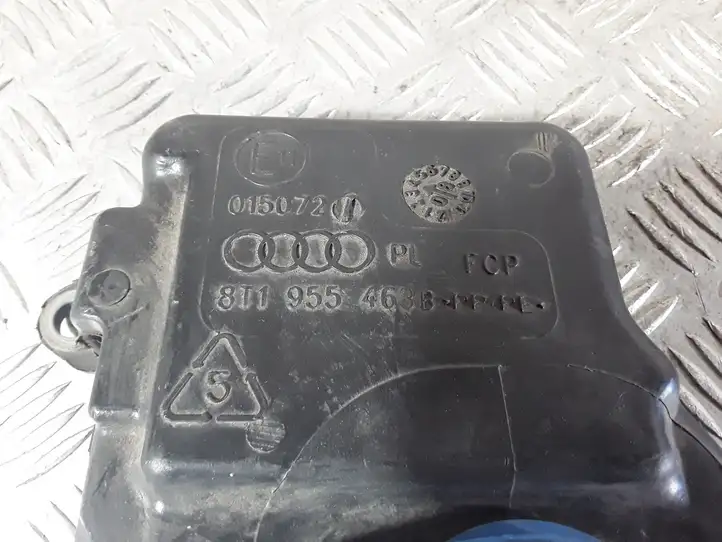 Audi A4 S4 B8 8K (2007 - 2011) 8T1955463B Горловина бачка омывателя — фото 2