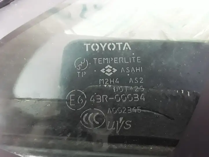 Toyota Prius (XW20) (2003 - 2009) 43R00034 Треугольное стекло кузова — фото 2