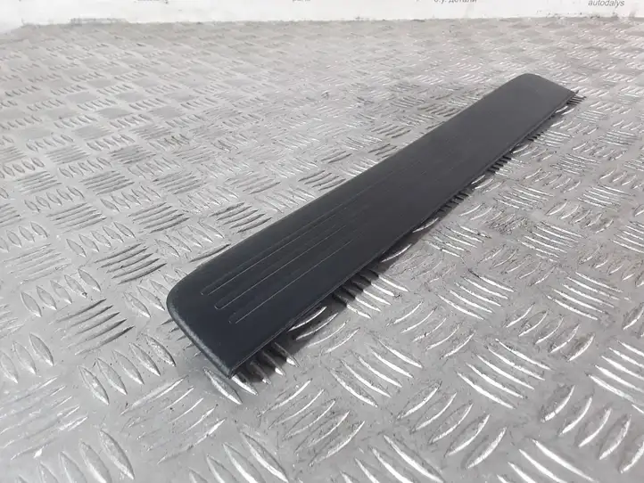 Toyota Prius (XW20) (2003 - 2009) 6791163010 Внутренняя отделка переднего порога — фото 3