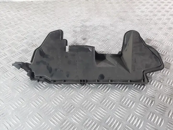 Toyota Prius (XW20) (2003 - 2009) 5328647010 Облицовка радиатора — фото 1