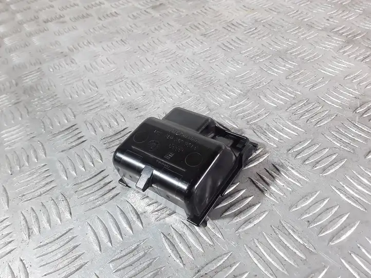 Audi A3/S3 8L (2000 - 2003) 8L0857951 Передняя пепельница — фото 5