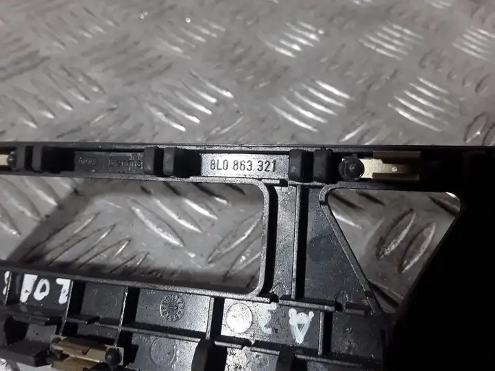 Audi A3/S3 8L (2000 - 2003) 8L0863321 Отделка внутренней панели салона — фото 3